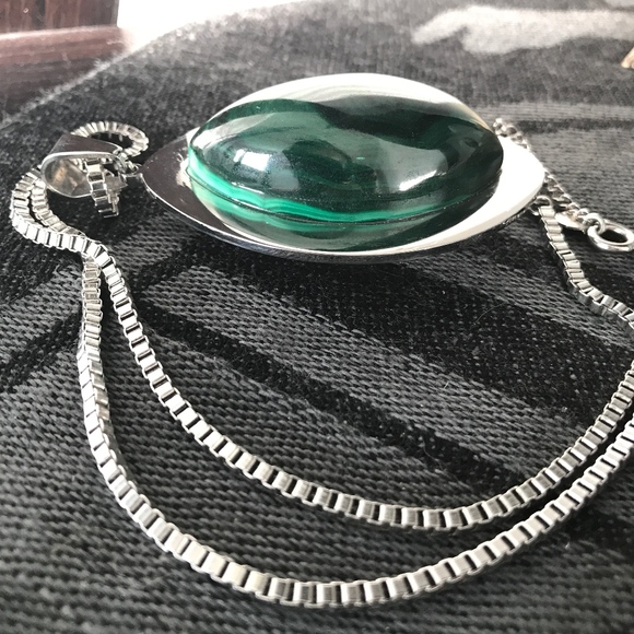 Evil Pawn Jewelry Fyglia Necklace in Malachite - Picture 3 of 6
